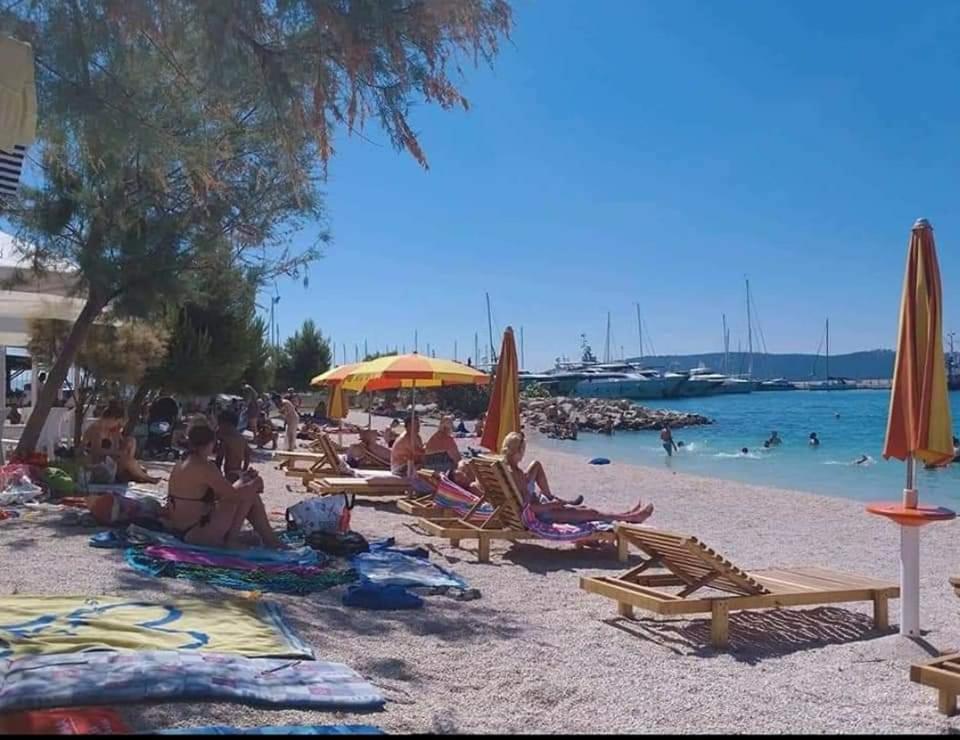 Apartmani Luis Kastela Bagian luar foto