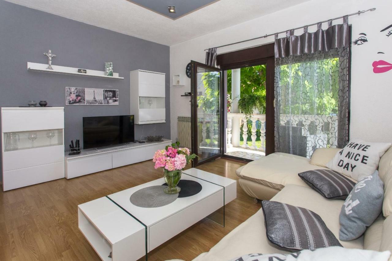 Apartmani Luis Kastela Bagian luar foto