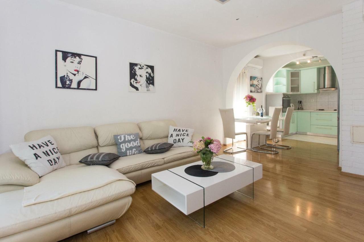 Apartmani Luis Kastela Bagian luar foto